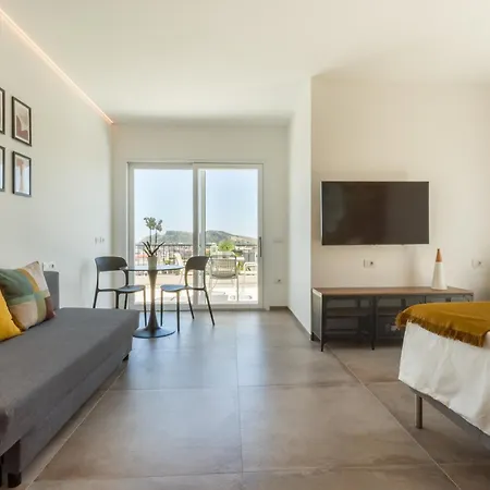 Flamingo's Way 아파트